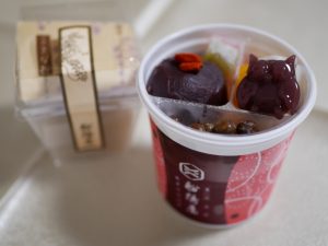 フクロウあんみつとカップくず餅のセット